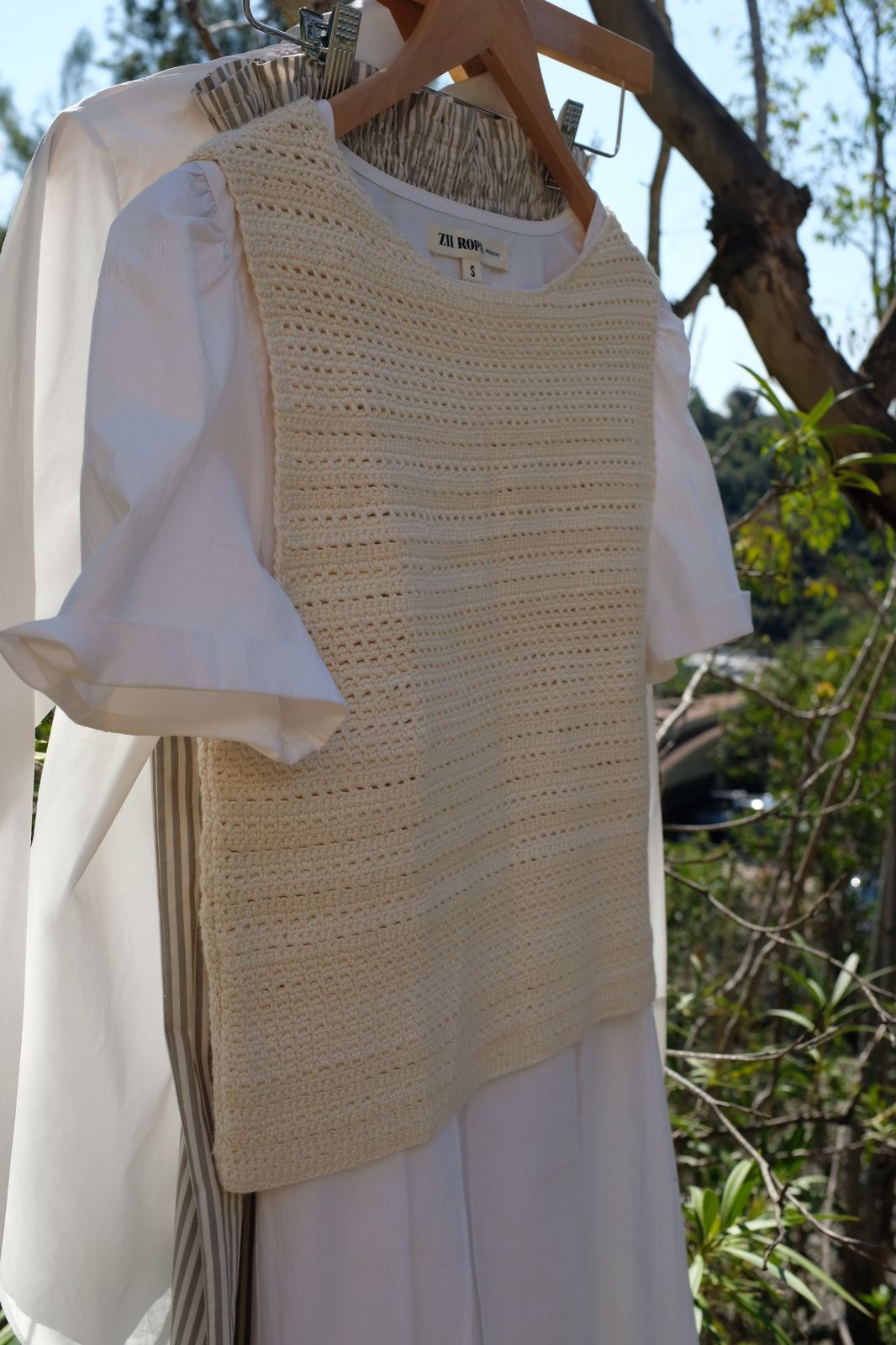 LOA Vest